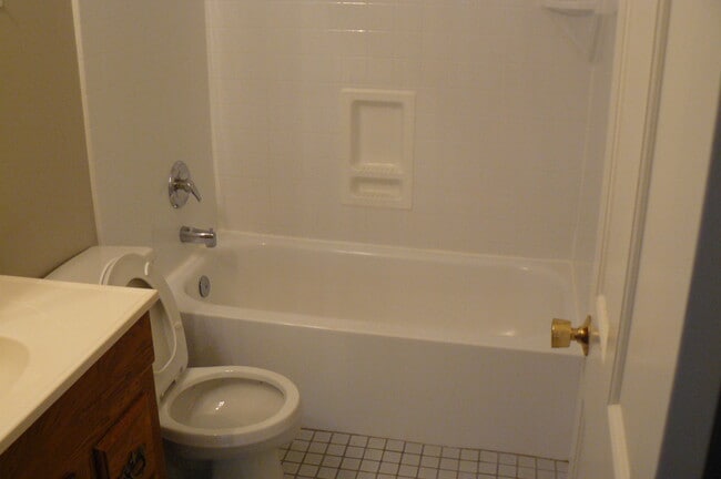 Building Photo - 12 W Bailey Rd