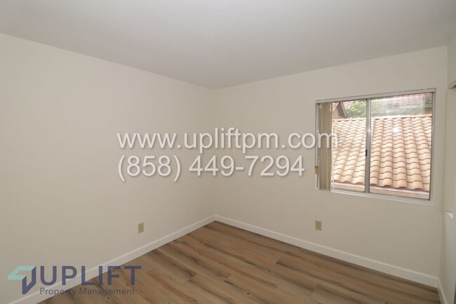 Building Photo - 3 Bed 3 Bath Home AVAILABLE NOW!