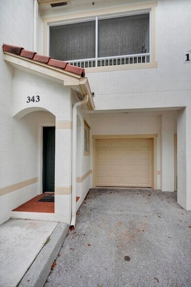 Building Photo - 343 SE Rogers Ct