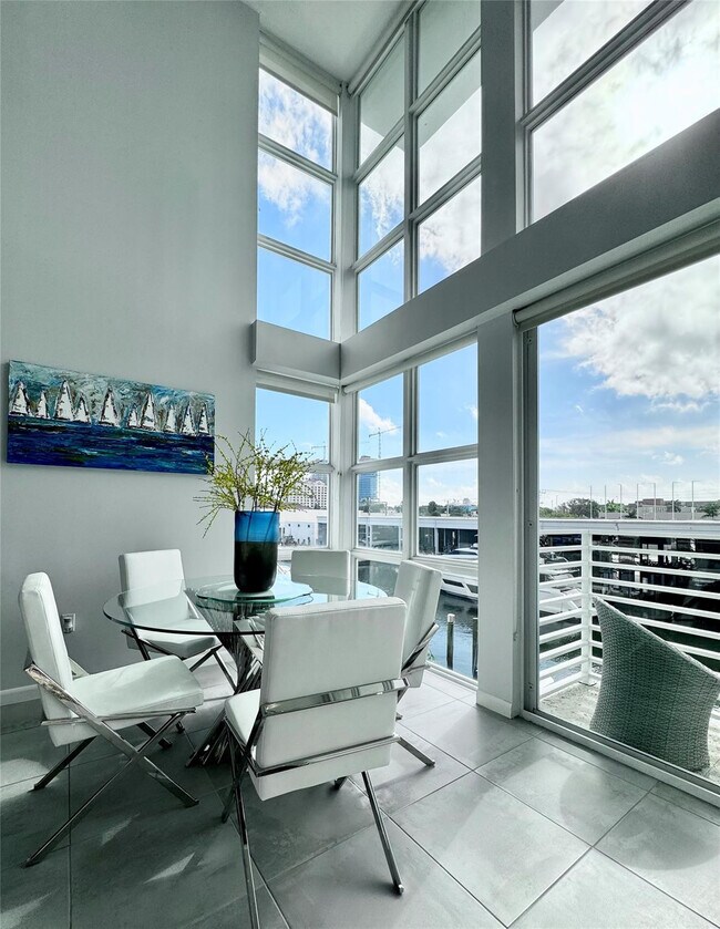 Building Photo - 1490 SE 15th St