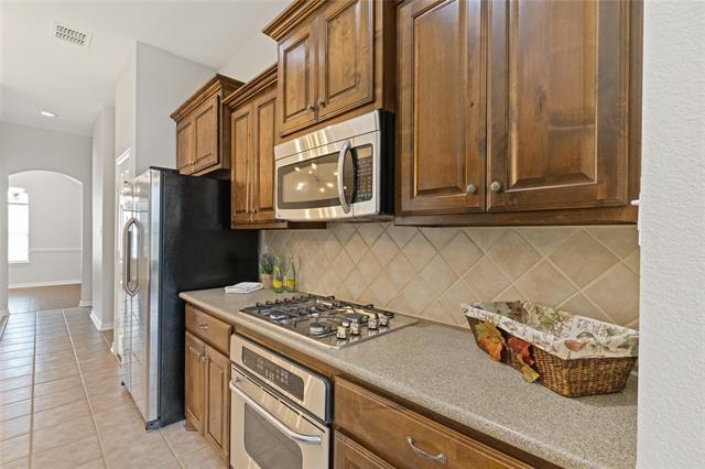 Building Photo - 2655 Lake Ridge Dr