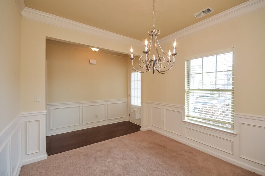 Building Photo - 364 Easley Dr SE