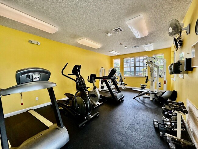 Building Photo - 651 Cypress Lake Blvd