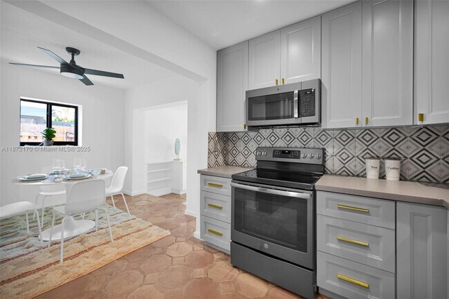 Building Photo - 121 NW 55th St
