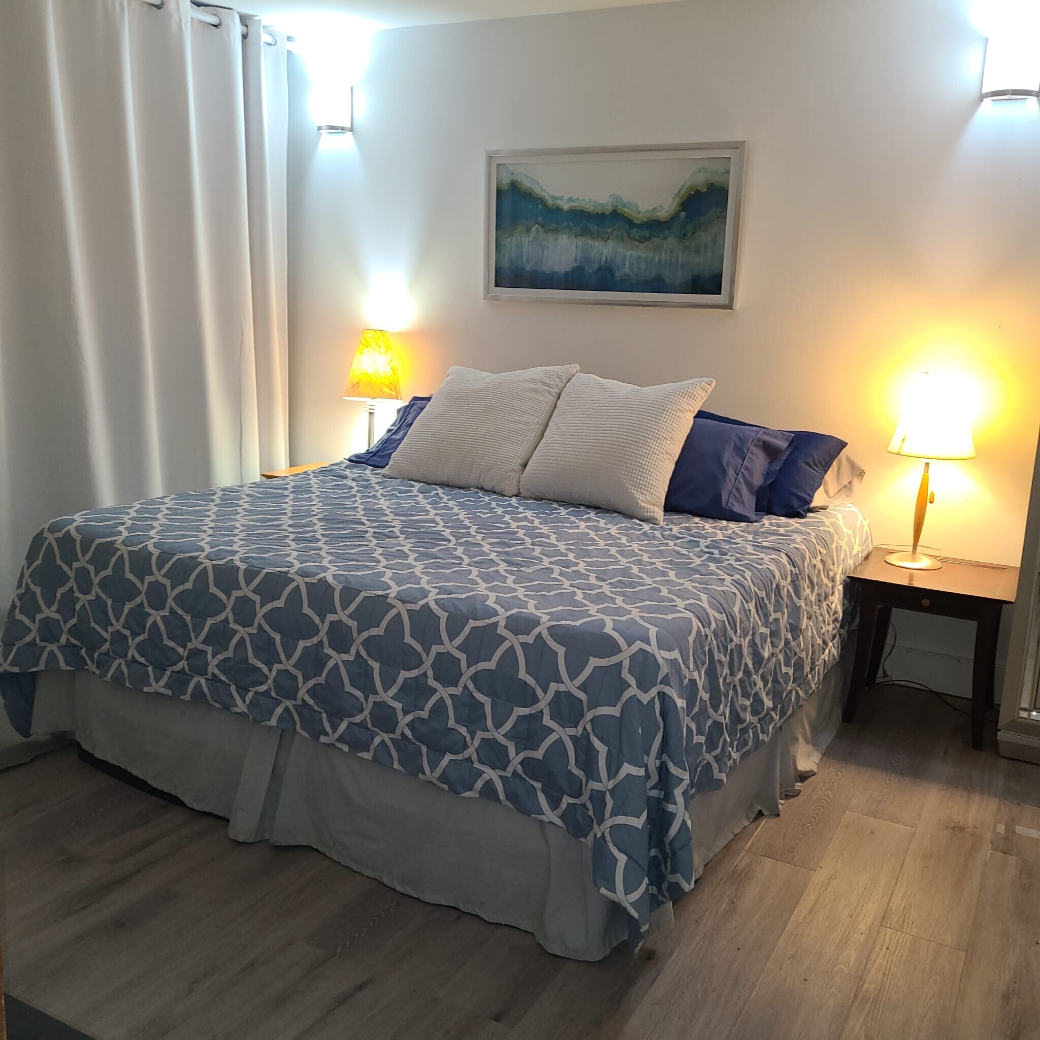 Prinary bedroom king sz bed - 2401 S Ocean Dr
