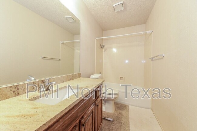Building Photo - 1410 Nest Pl