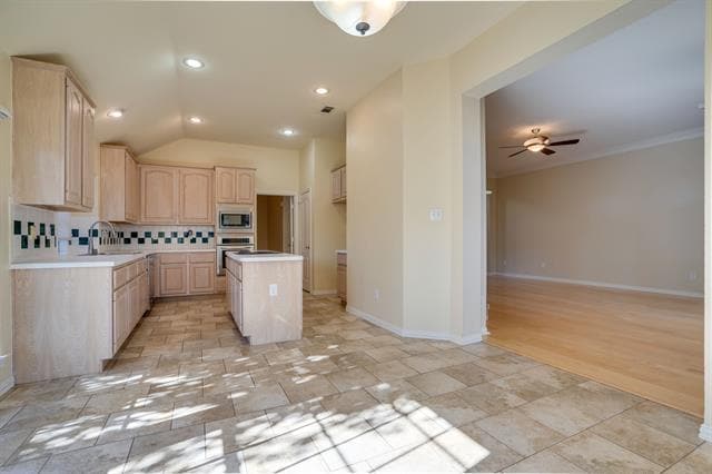 Building Photo - 2724 Lakehollow Ln