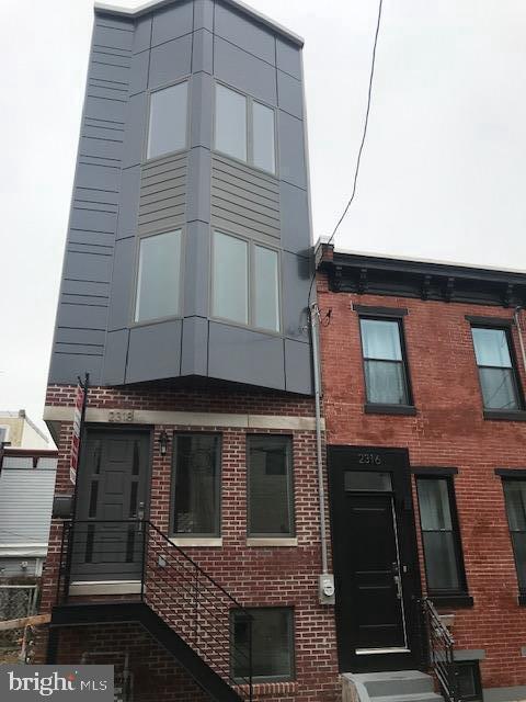 Primary Photo - 2318 E Harold St