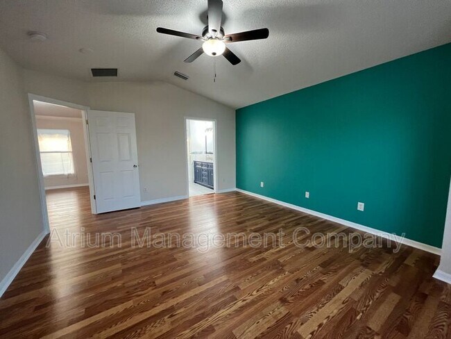 Building Photo - 3037 Bonkirk Dr