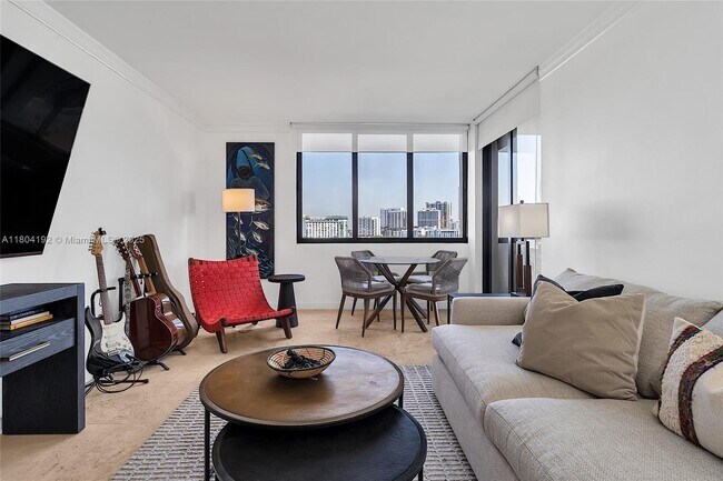 Primary Photo - 1581 Brickell Ave