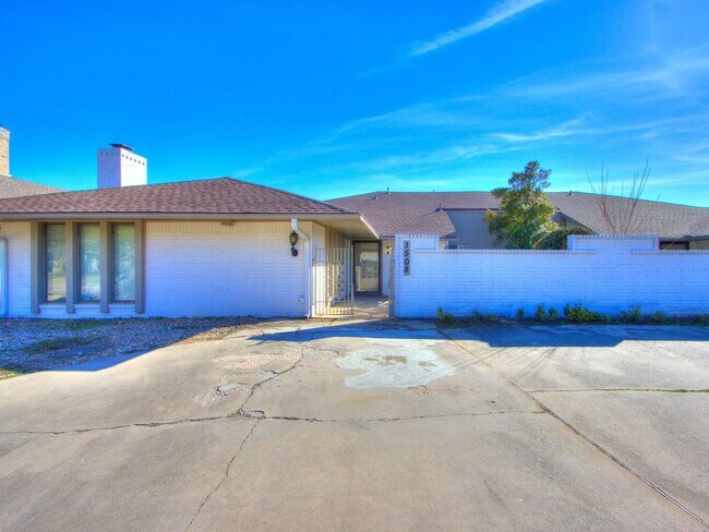 Primary Photo - Mid-Term Rental in Glenbrook Addition, Nic...