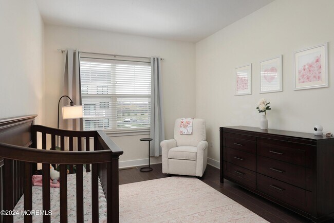 Building Photo - 50 Midway Rd S