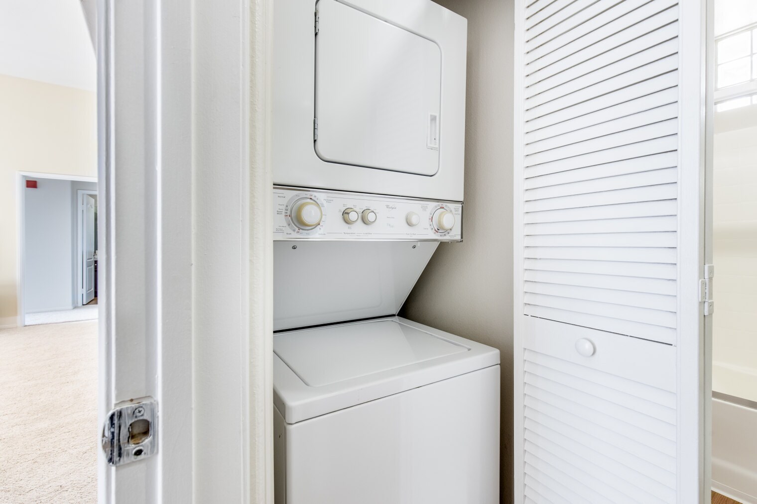 Building Photo - 2225 S Beverly Glen Blvd