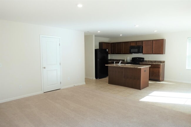 Building Photo - 1025 Joseph Ct