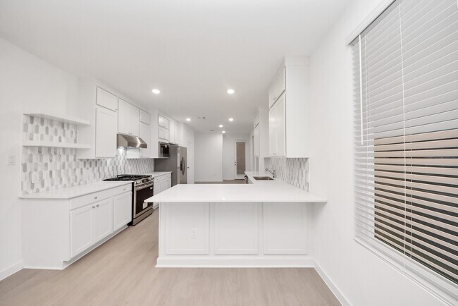 Building Photo - 904 Capracotta Dr