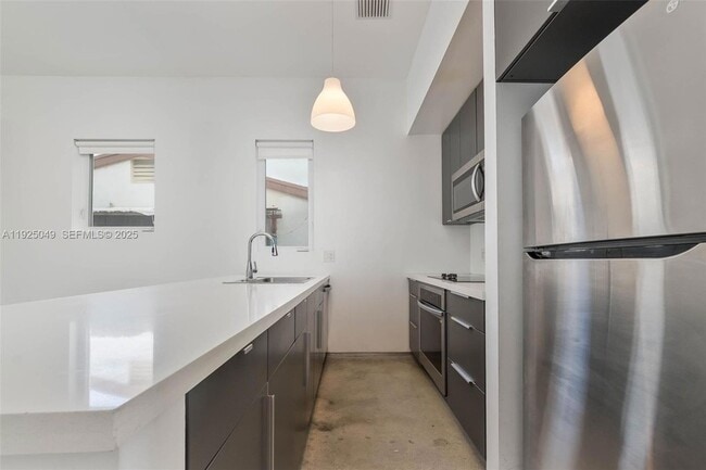 Building Photo - 3660 SW 24th Ter