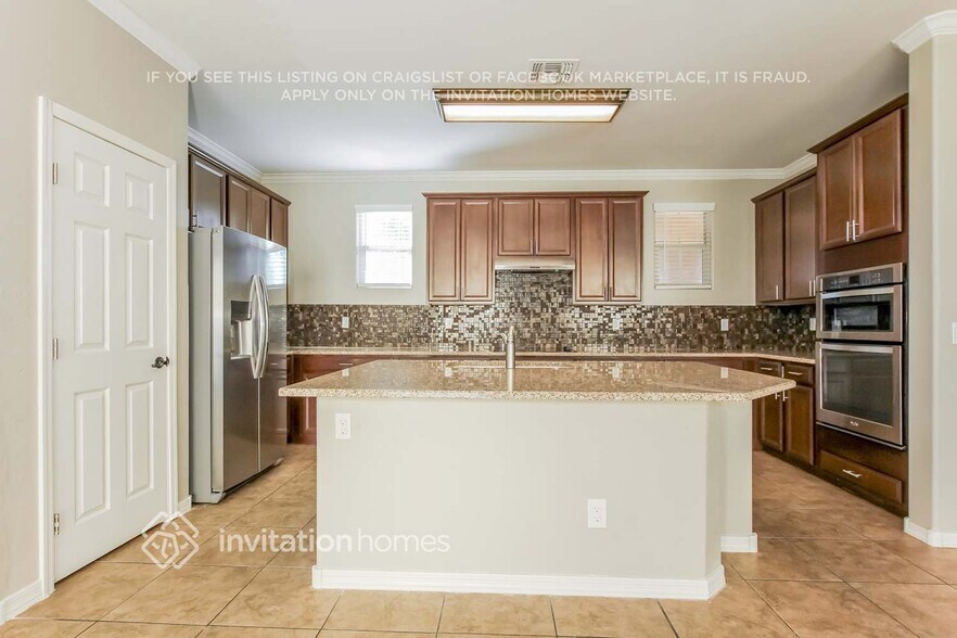 Building Photo - 227 N Scott Dr