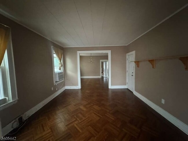 Building Photo - 742 Pennington St