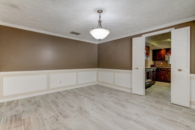 Building Photo - 10406 Reclinata Ln