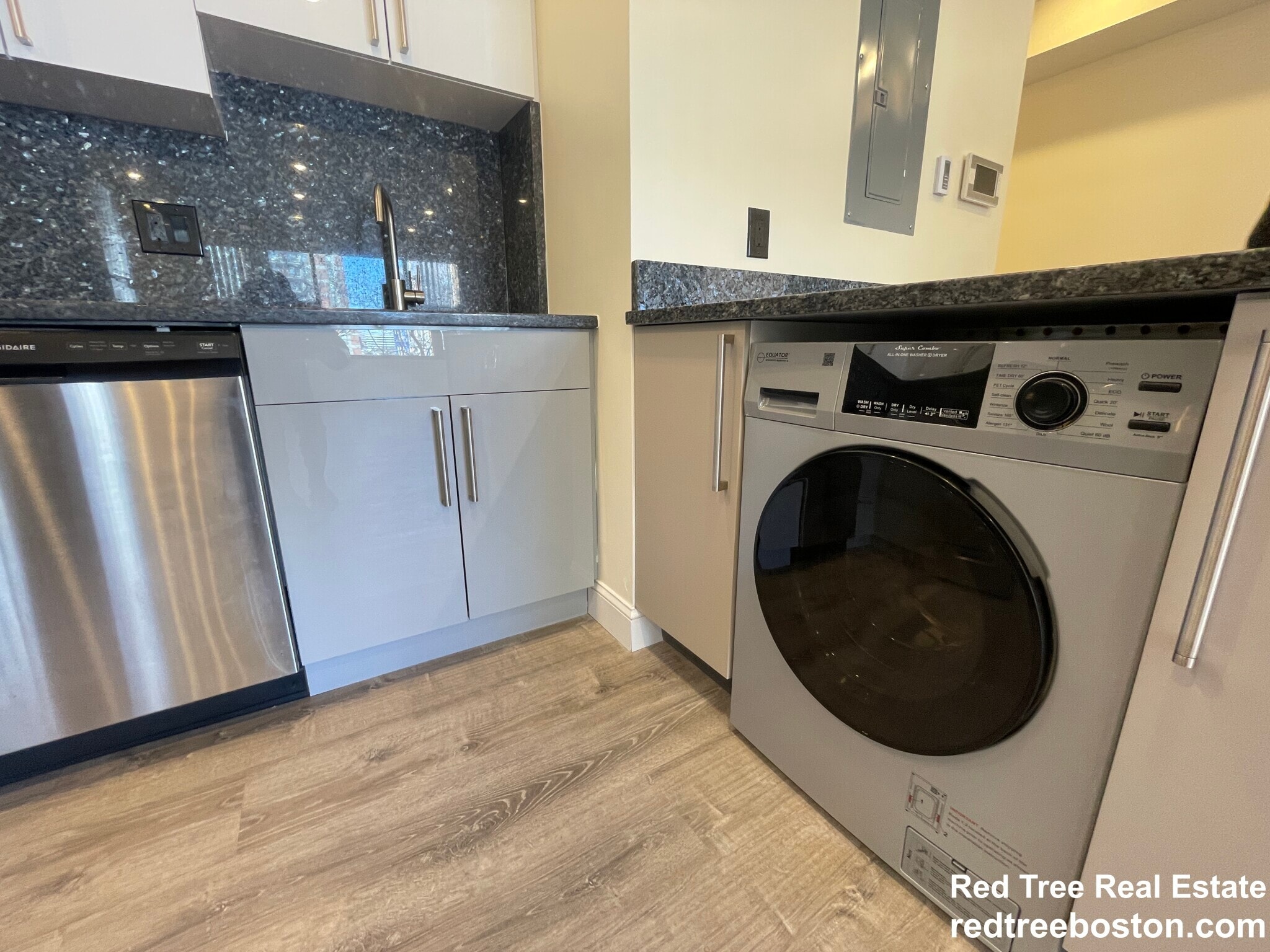 Building Photo - 1028a Commonwealth Ave