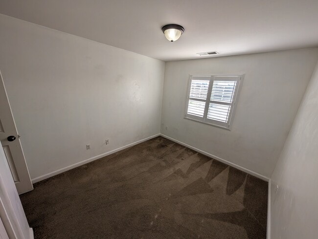 Building Photo - 3200 S Jensen Ct