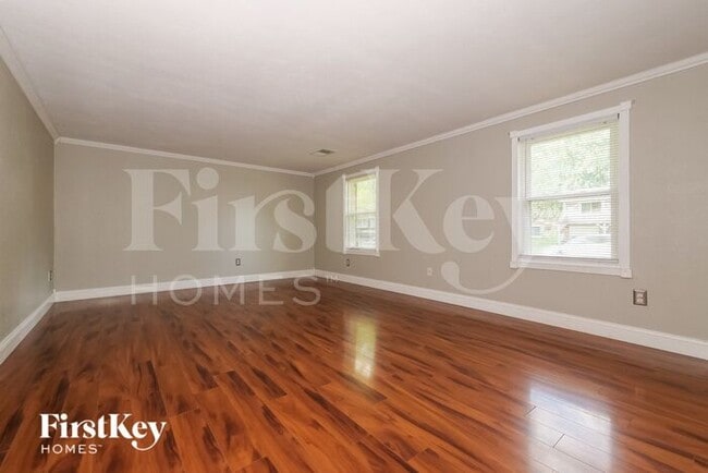 Building Photo - 5548 NE 58th St