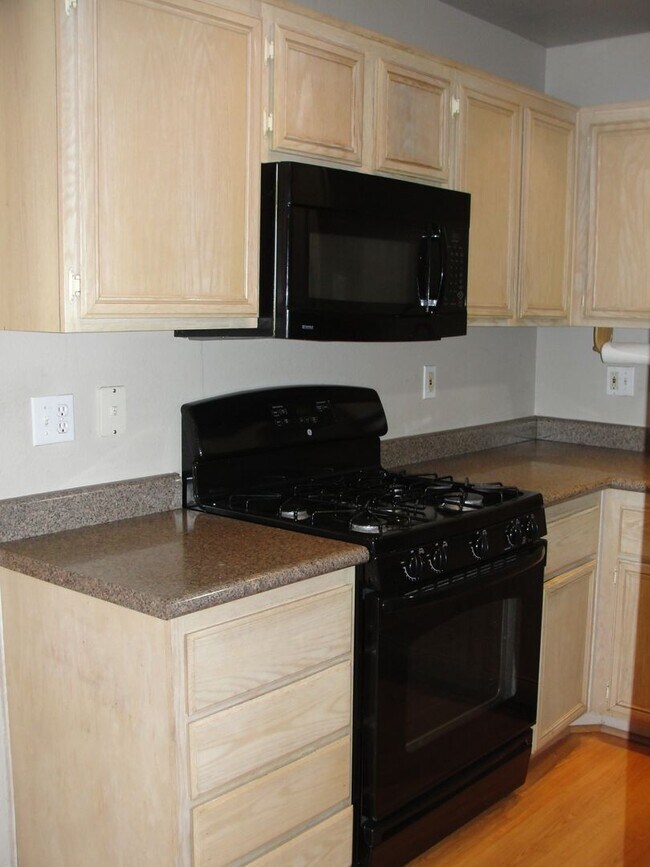 Building Photo - 5258 Steinbrenner Ln