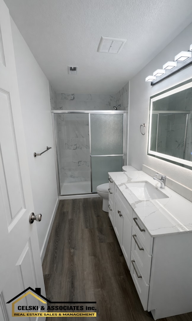 Building Photo - Spacious, Pet-Friendly Home on Half Acre