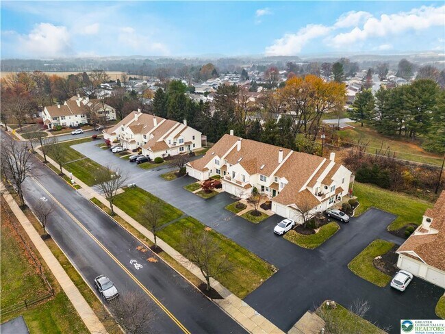 Building Photo - 7318F Sauerkraut Ln