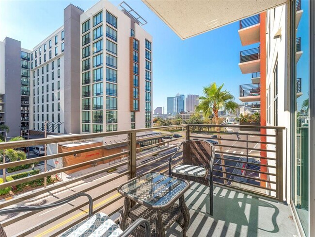 Building Photo - 1120 E Kennedy Blvd