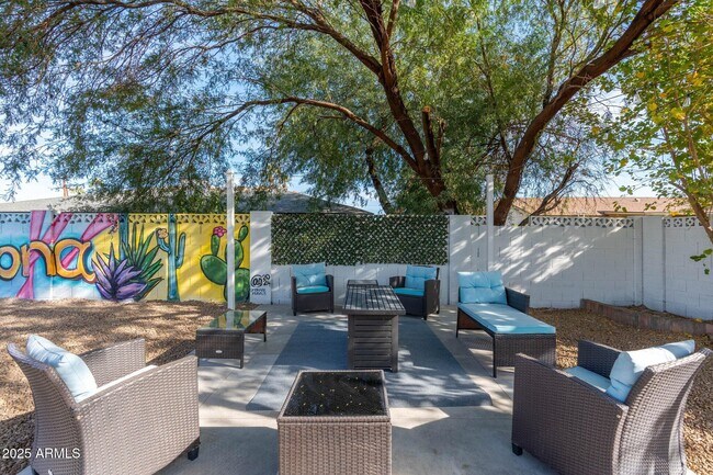 Building Photo - 1759 N Spring Cir