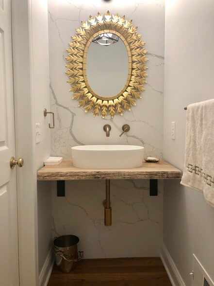 Powder room - 78 Bertrand Island Rd