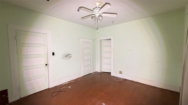 Building Photo - 1501 S Columbia Dr