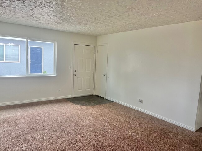 Building Photo - 610 S 200 E