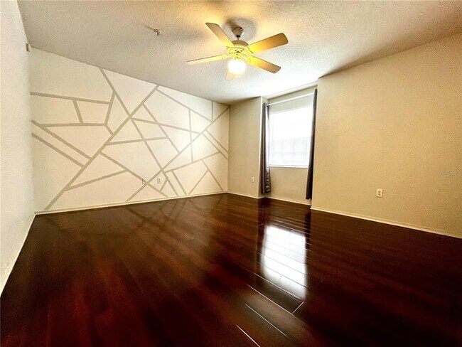 Building Photo - 14037 Fairway Island Dr