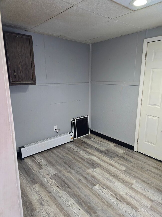 Building Photo - Cute 1 bed/ 1 bath home