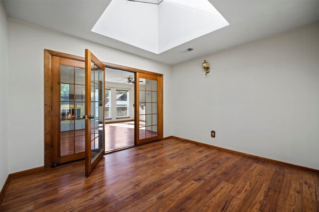 Building Photo - 4735 Charade Dr