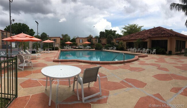 Building Photo - 7121 Miami Lakes Dr