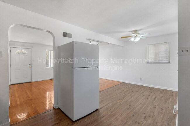 Building Photo - 500 N Elizabeth Ave