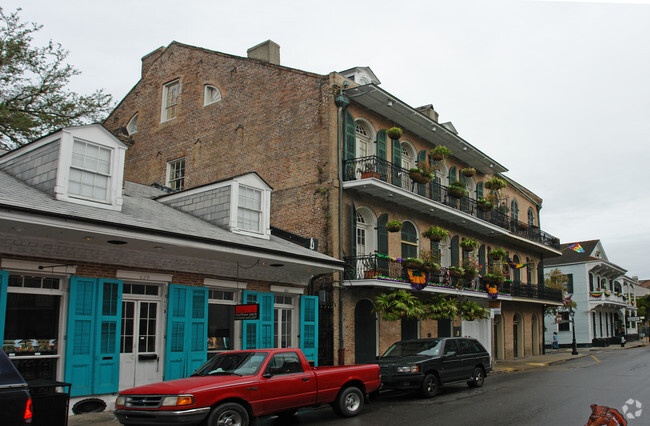 Building Photo - 837 Royal St