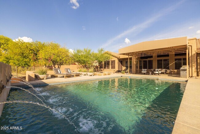 Building Photo - 7474 E Red Bird Rd