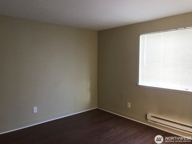 Building Photo - 16817 Larch Way