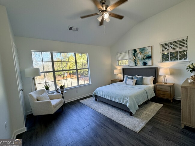 Building Photo - 379 Pine Hill Pl