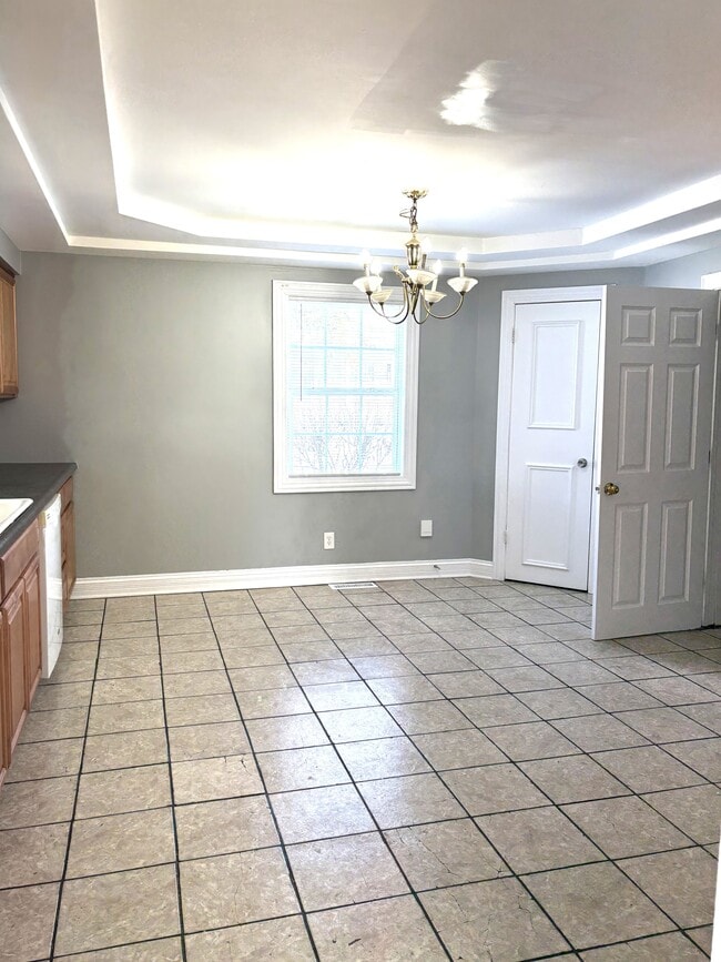 Building Photo - 319 N Hugh St