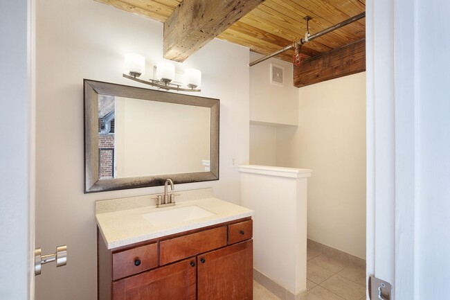 Building Photo - Industrial-Chic 2/2 Loft with Garage Near BeltLine & Downtown