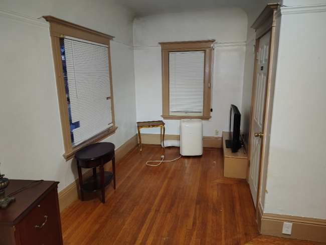 Building Photo - 2438 Haste St