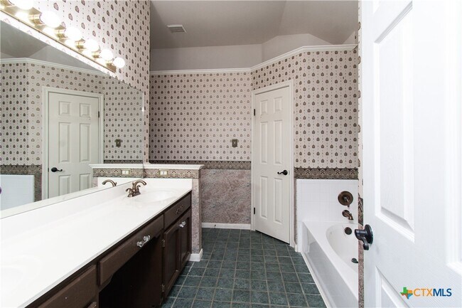 Building Photo - 4819 Box Canyon Dr