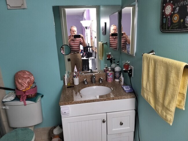 Building Photo - 8760 SW 133rd Ave