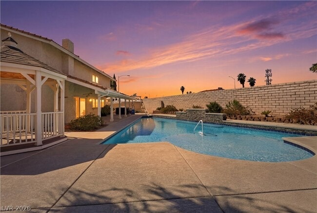 Building Photo - 3321 Basque St