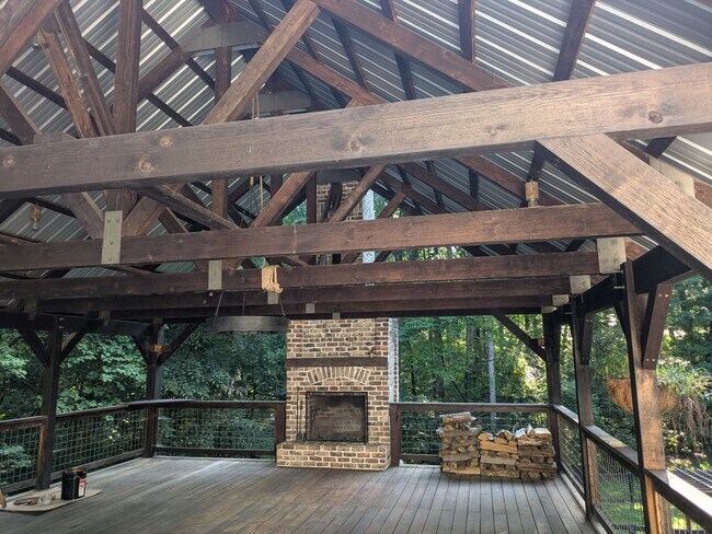 Building Photo - 1540 Yadkinville Rd